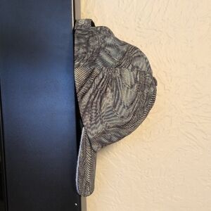 Lululemon Athletica Black and Gray Cap